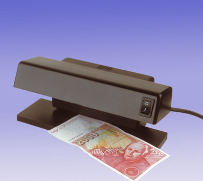 Detector de billetes falsos. 7W